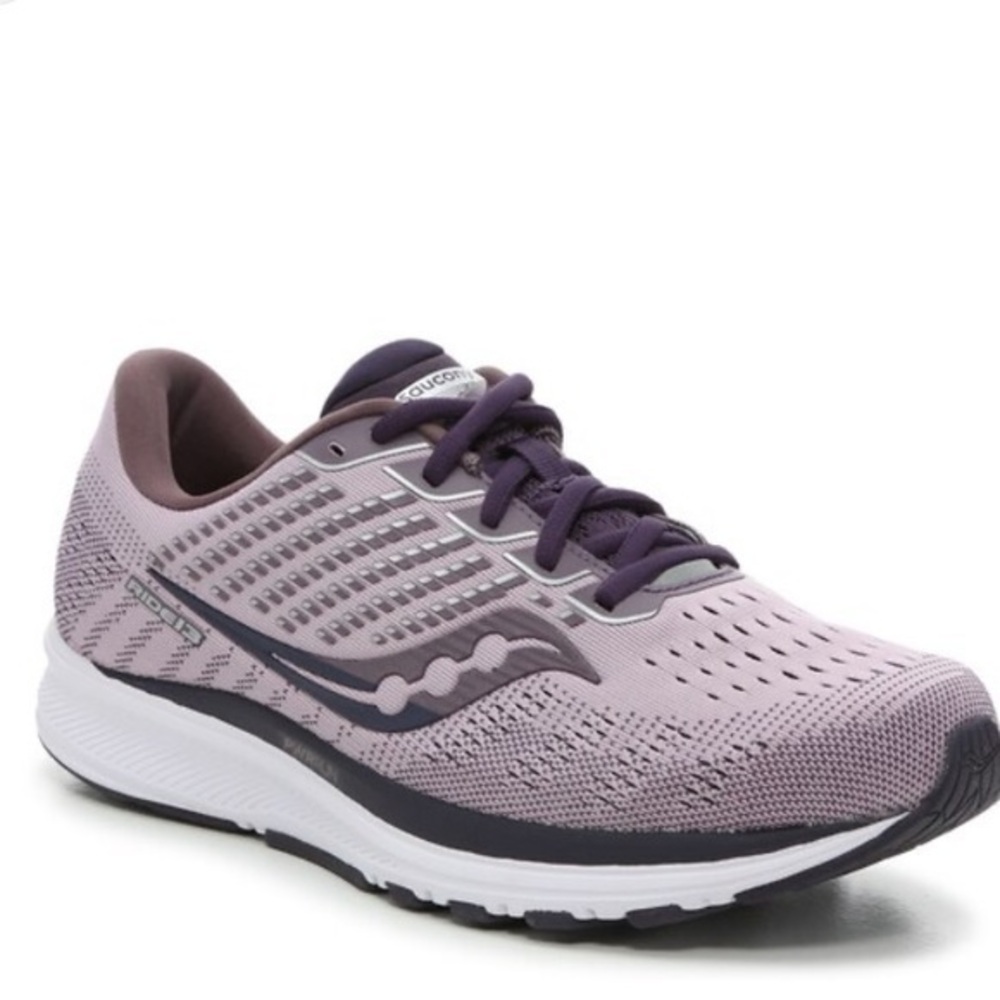 Saucony Ride 13 Running Shoe- Women’s size 10 in purple